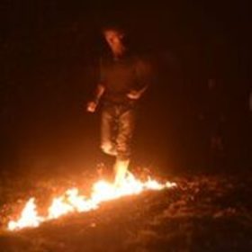 Jetzt Ausbildung zum Feuerlauftrainer absolvieren Ausbildung zum Feuerlauftrainer